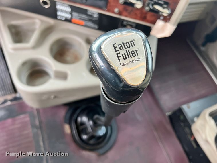 image for item ID9627 2009 International 9900i  semi truck