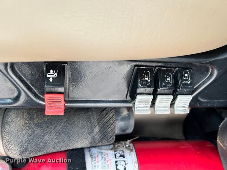 image for item ID9627 2009 International 9900i  semi truck