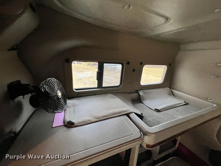 image for item ID9627 2009 International 9900i  semi truck