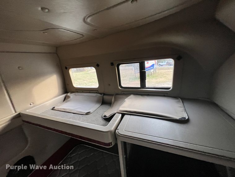 image for item ID9627 2009 International 9900i  semi truck