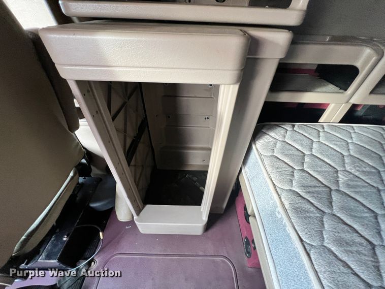 image for item ID9627 2009 International 9900i  semi truck