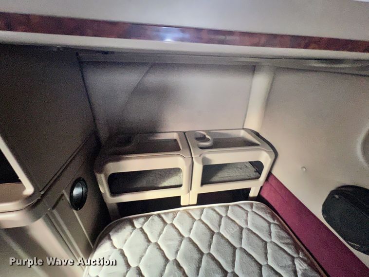 image for item ID9627 2009 International 9900i  semi truck