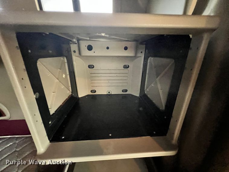 image for item ID9627 2009 International 9900i  semi truck