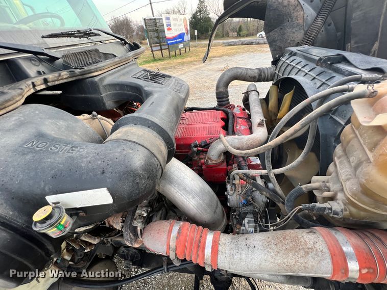 image for item ID9627 2009 International 9900i  semi truck