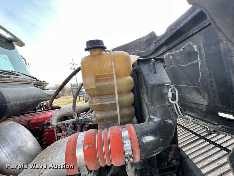 image for item ID9627 2009 International 9900i  semi truck