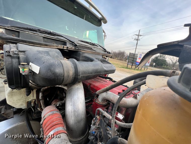 image for item ID9627 2009 International 9900i  semi truck