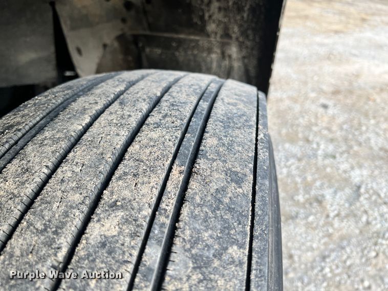 image for item ID9627 2009 International 9900i  semi truck