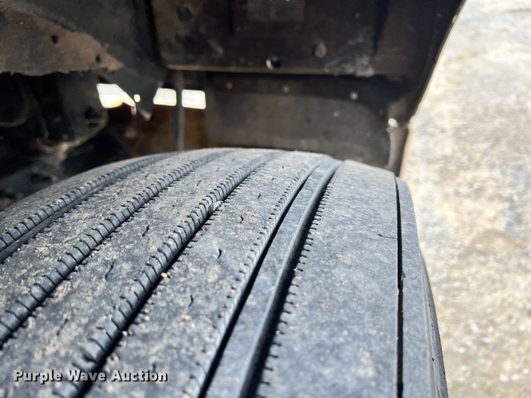 image for item ID9627 2009 International 9900i  semi truck