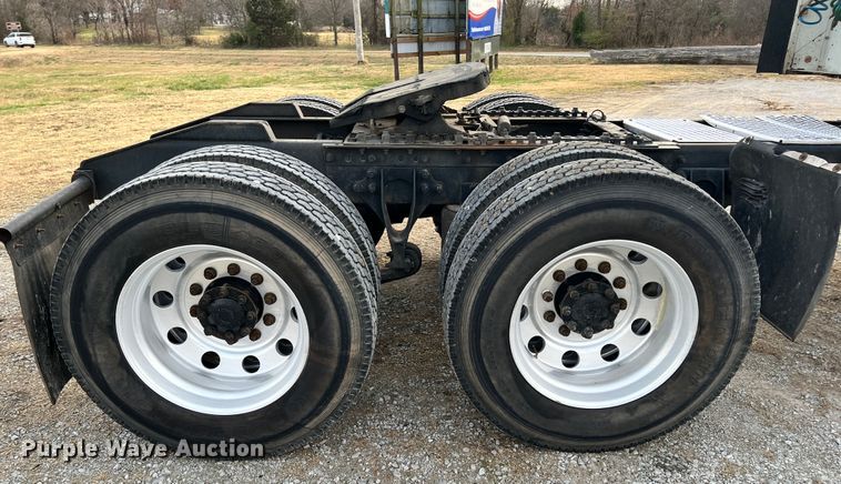 image for item ID9627 2009 International 9900i  semi truck