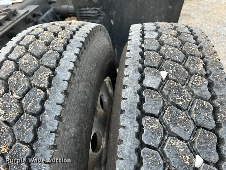 image for item ID9627 2009 International 9900i  semi truck