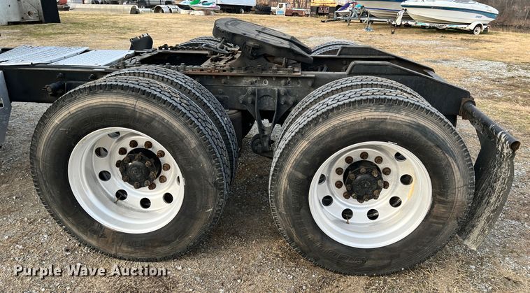 image for item ID9627 2009 International 9900i  semi truck