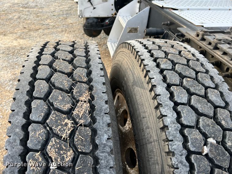 image for item ID9627 2009 International 9900i  semi truck