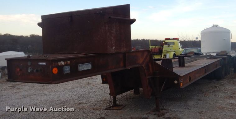 image for item IU9775 1974 Fontaine  drop deck equipment trailer