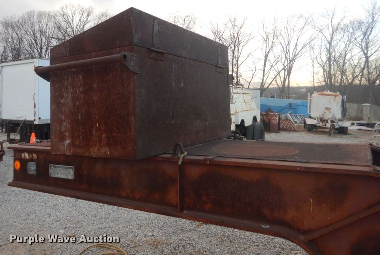 image for item IU9775 1974 Fontaine  drop deck equipment trailer