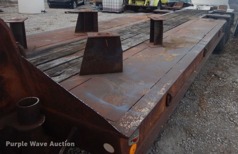 image for item IU9775 1974 Fontaine  drop deck equipment trailer