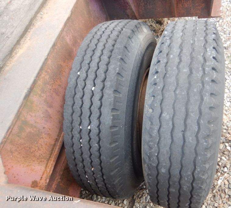 image for item IU9775 1974 Fontaine  drop deck equipment trailer