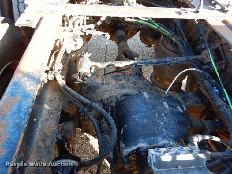 image for item IV9973 2010 Freightliner Cascadia 125  semi truck