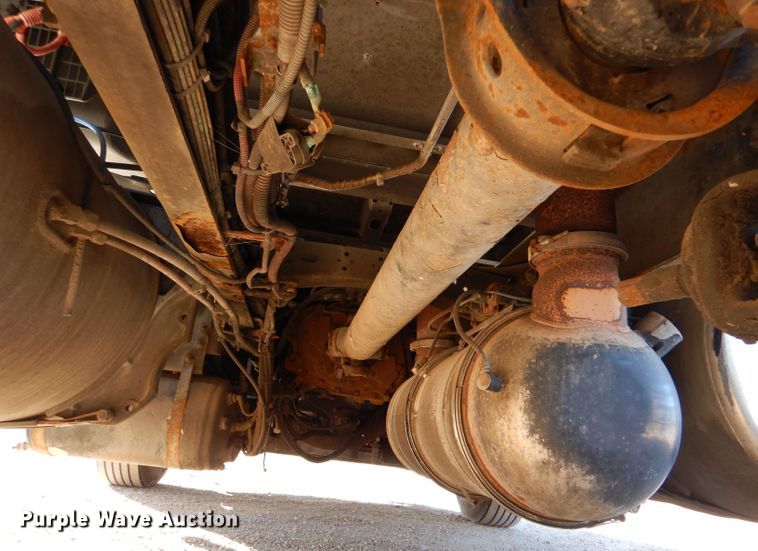 image for item IV9973 2010 Freightliner Cascadia 125  semi truck