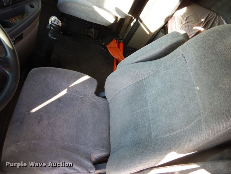 image for item IV9973 2010 Freightliner Cascadia 125  semi truck