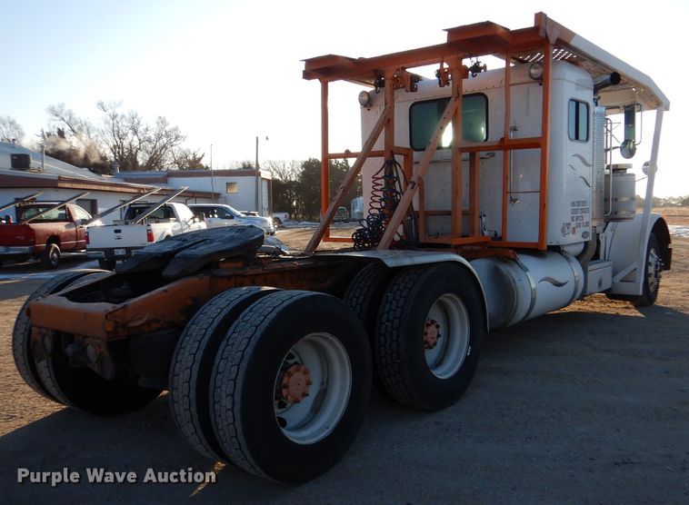 image for item IV9974 2002 Peterbilt 379  semi truck