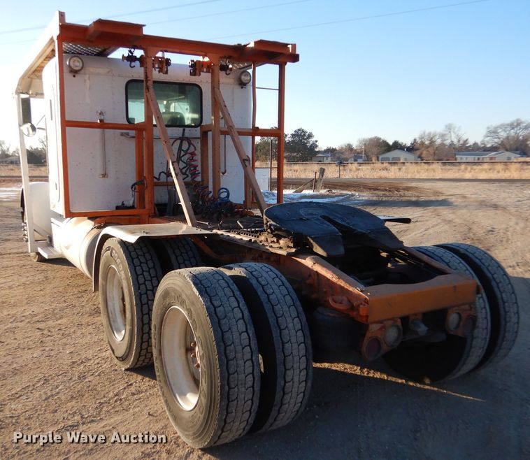 image for item IV9974 2002 Peterbilt 379  semi truck