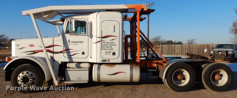 image for item IV9974 2002 Peterbilt 379  semi truck