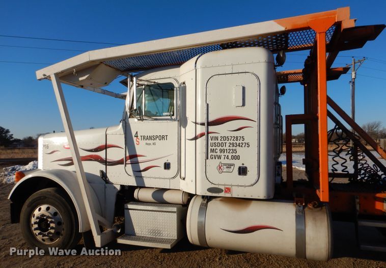 image for item IV9974 2002 Peterbilt 379  semi truck