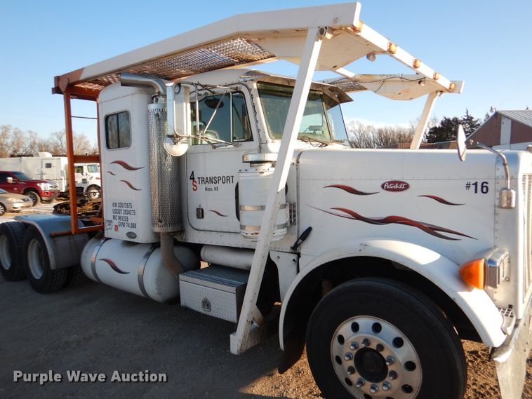 image for item IV9974 2002 Peterbilt 379  semi truck