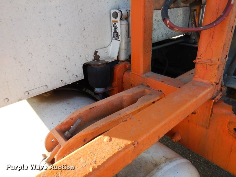 image for item IV9974 2002 Peterbilt 379  semi truck