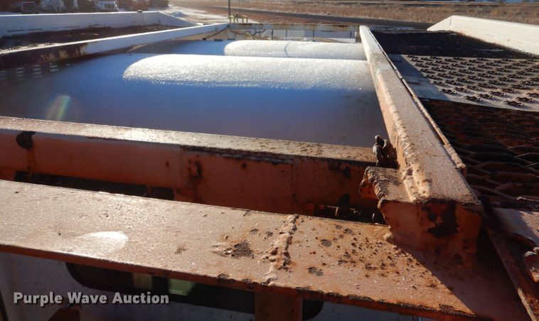 image for item IV9974 2002 Peterbilt 379  semi truck