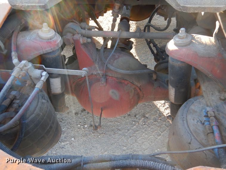 image for item IV9974 2002 Peterbilt 379  semi truck