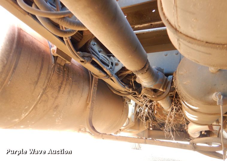 image for item IV9974 2002 Peterbilt 379  semi truck