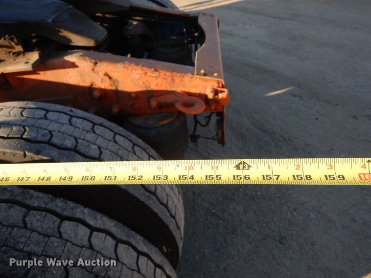 image for item IV9974 2002 Peterbilt 379  semi truck