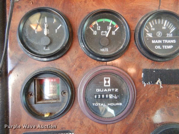 image for item IV9974 2002 Peterbilt 379  semi truck