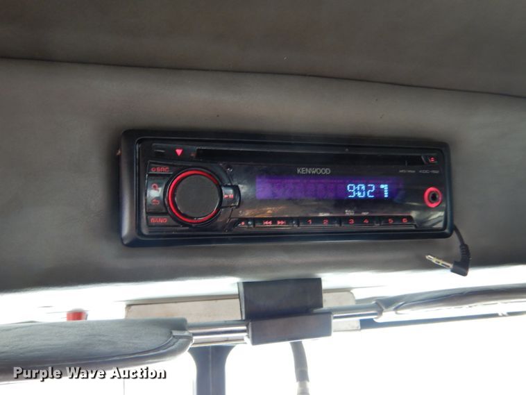 image for item IV9974 2002 Peterbilt 379  semi truck