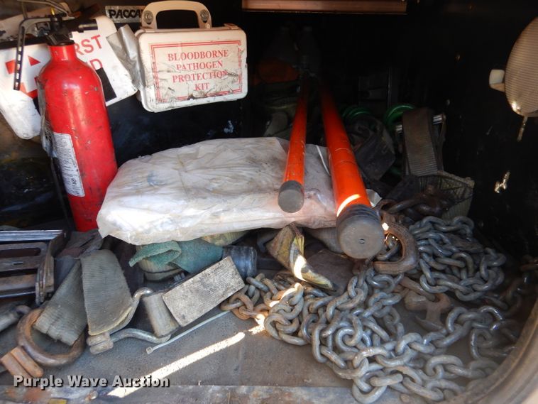 image for item IV9974 2002 Peterbilt 379  semi truck