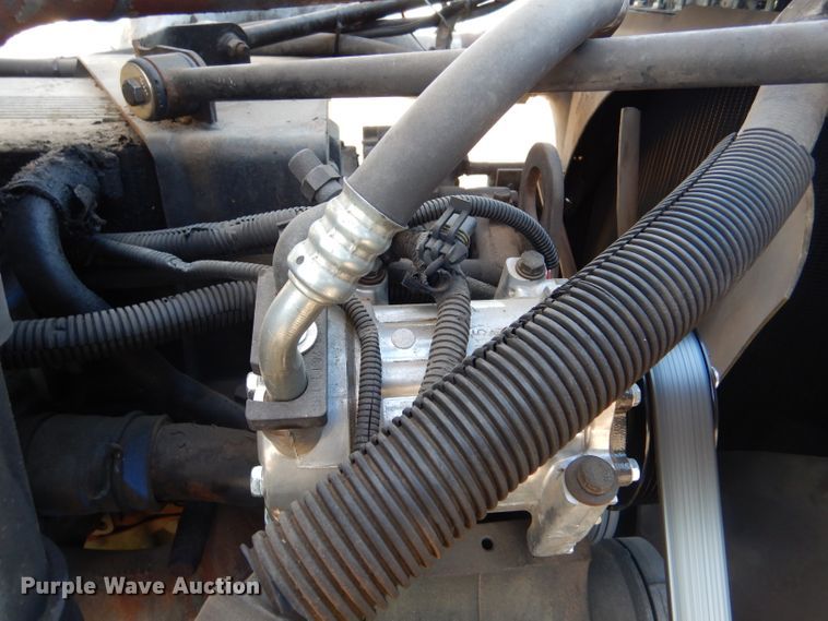 image for item IV9974 2002 Peterbilt 379  semi truck