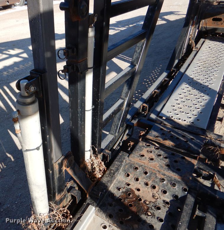 image for item IV9975 2013 Wally-Mo H-7CC  car carrier