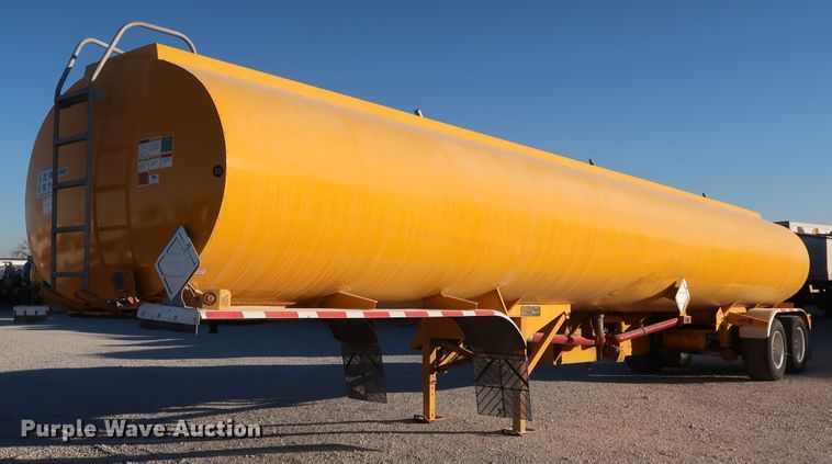 image for item IY9046 2004 Beall BAST-96-3-SB  tank trailer