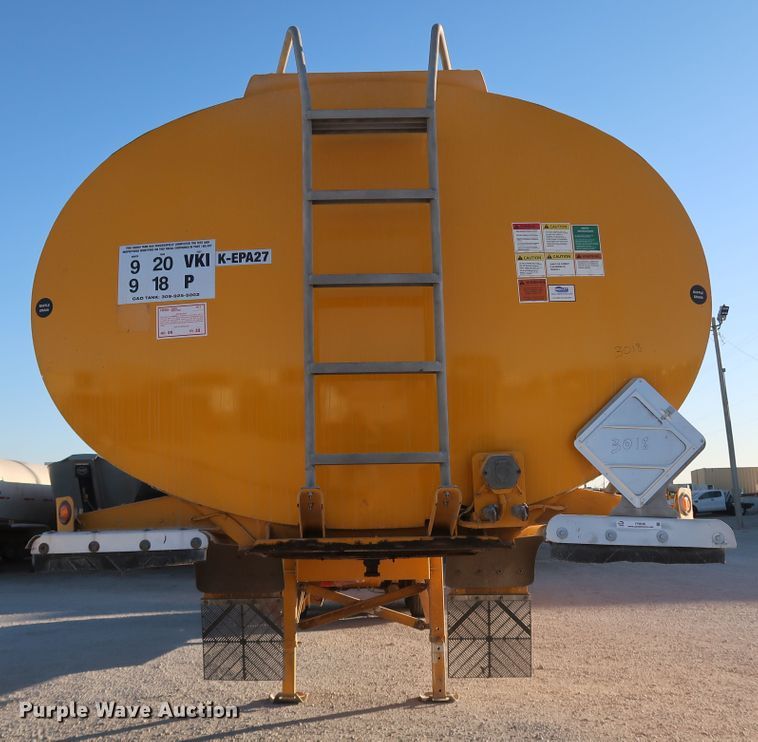 image for item IY9046 2004 Beall BAST-96-3-SB  tank trailer