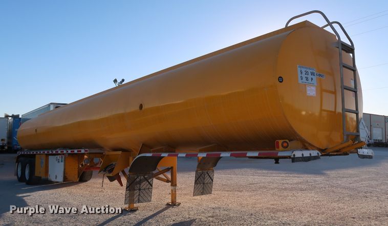 image for item IY9046 2004 Beall BAST-96-3-SB  tank trailer