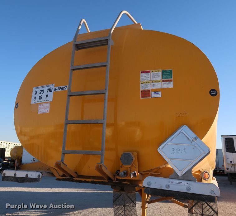 image for item IY9046 2004 Beall BAST-96-3-SB  tank trailer