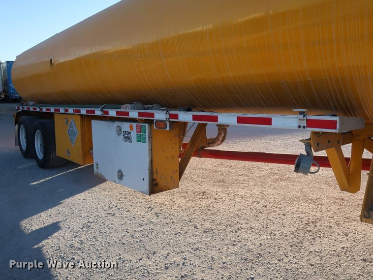 image for item IY9046 2004 Beall BAST-96-3-SB  tank trailer