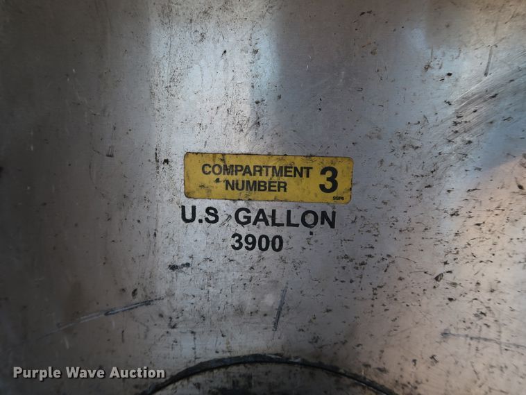 image for item IY9046 2004 Beall BAST-96-3-SB  tank trailer