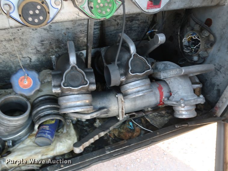 image for item IY9046 2004 Beall BAST-96-3-SB  tank trailer