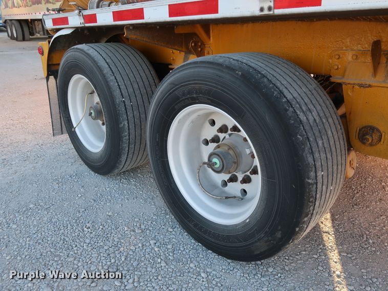 image for item IY9046 2004 Beall BAST-96-3-SB  tank trailer