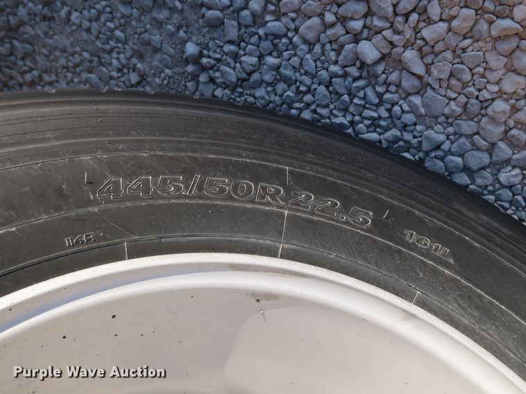 image for item IY9046 2004 Beall BAST-96-3-SB  tank trailer