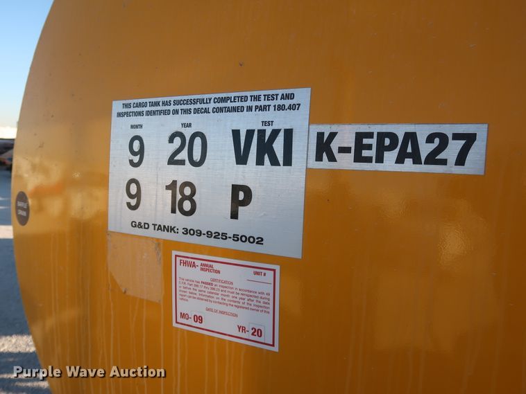 image for item IY9046 2004 Beall BAST-96-3-SB  tank trailer