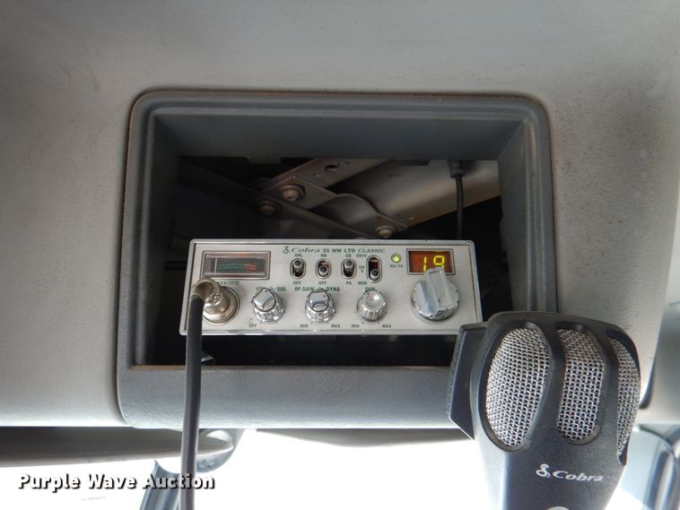 image for item JD9466 2005 Freightliner ST120  semi truck