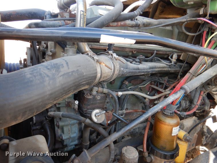 image for item JD9466 2005 Freightliner ST120  semi truck